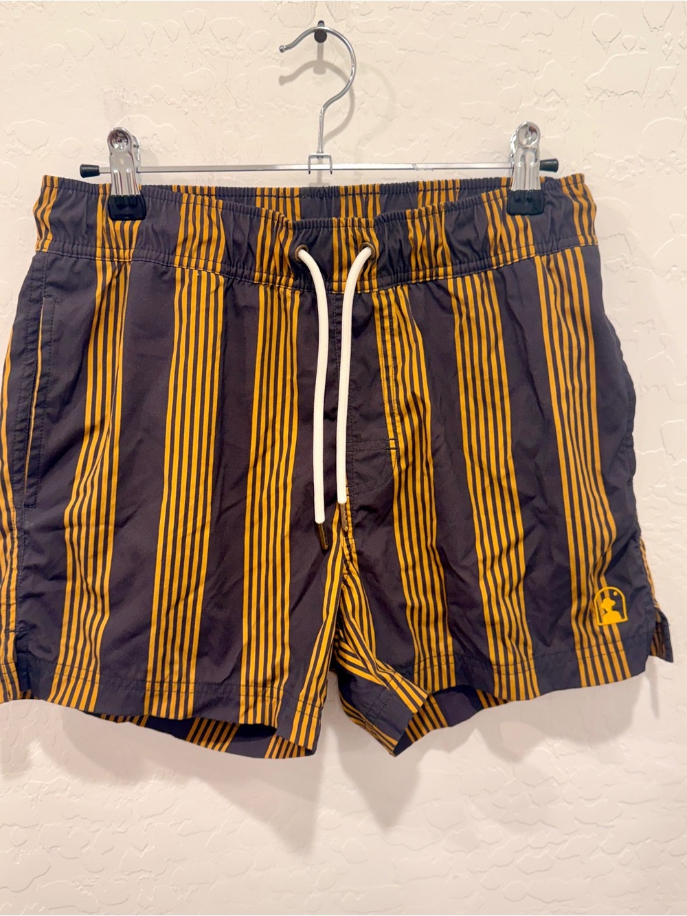 Dandy Del Mar Swim Shorts Men’s XS Gold Stripe Lined Drawstring Vacation Beach